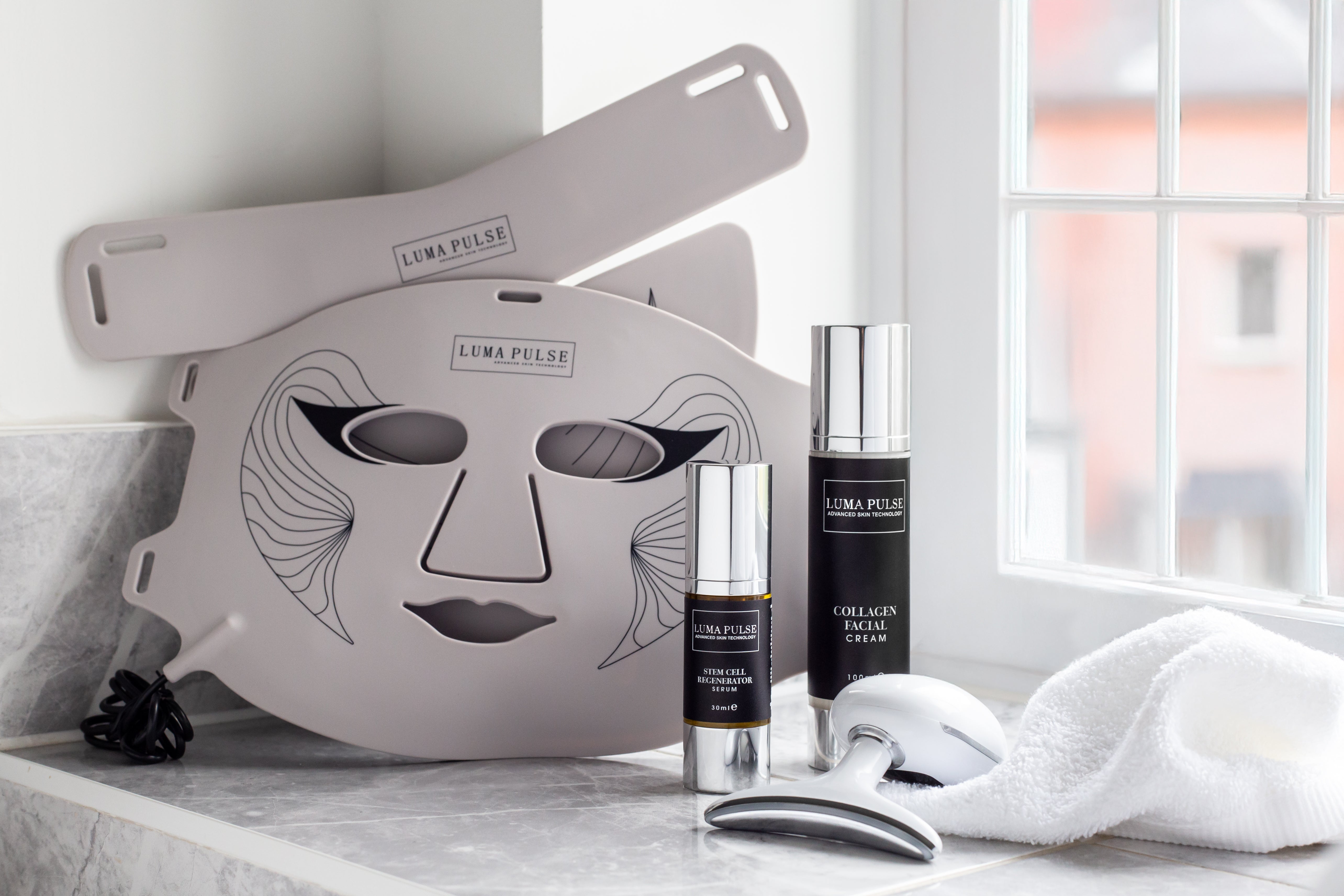 Includes Luma Pulse LED Face, Neck and Chest Masks, LED Glow Massager, Luma Pulse Stem Cell Regenerator and Luma Pulse Collagen Facial Cream