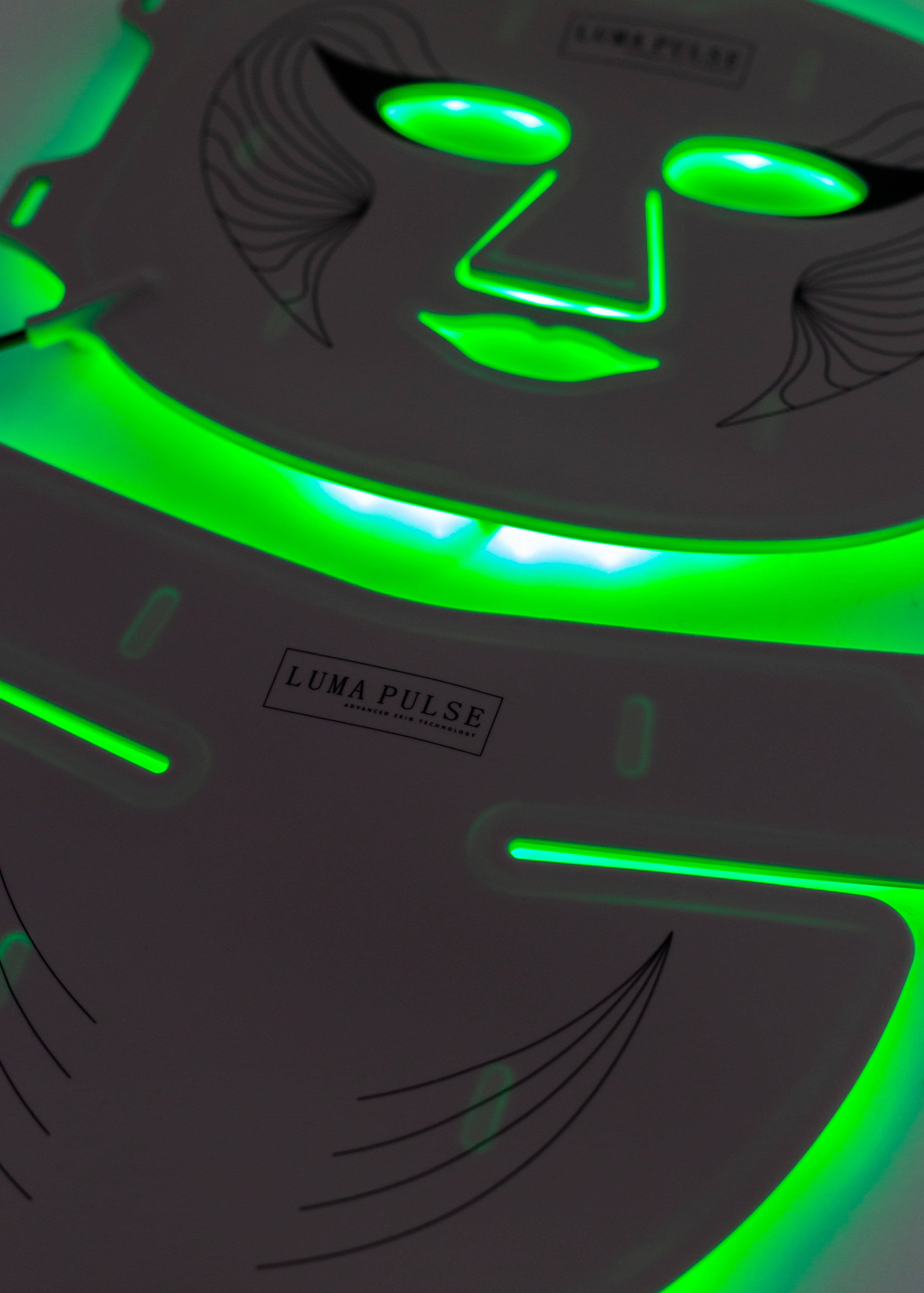 Luma Pulse Luma Pulse LED Light Therapy Mask for the Face, Neck & Chest