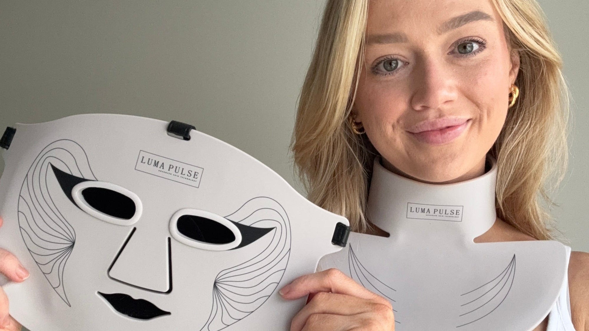 Landscape view for desktops. Medical grade diodes, 7 LED light settings